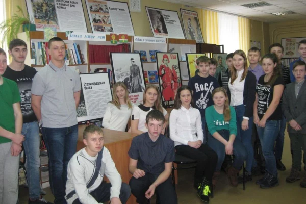 На пути к Великой Победе. Плакаты Военного времени 1941-1945 гг.