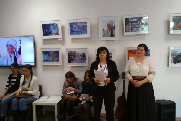 Искусство в библиотечном формате