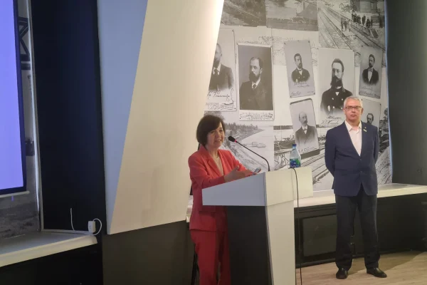 В регионе презентовали первый в стране сборник автографов из личного фонда поэта Елизаветы Стюарт