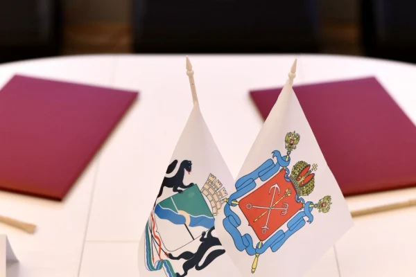 Движение по литературному мосту Новосибирск – Санкт-Петербург открыто!