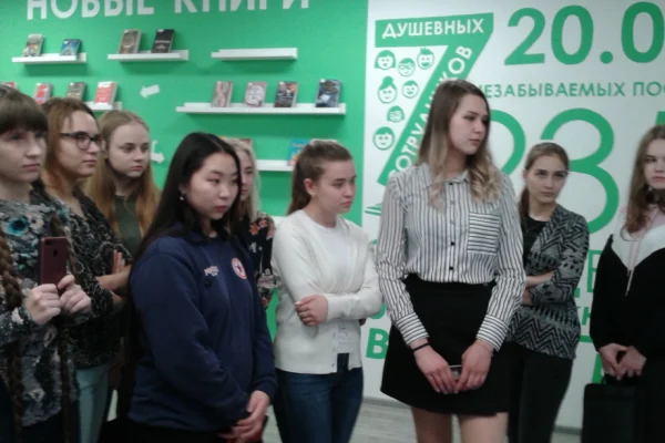 Студенты НГУЭУ познакомились с фондами библиотеки