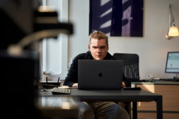 Читать книги. А что еще можно делать в библиотеке?