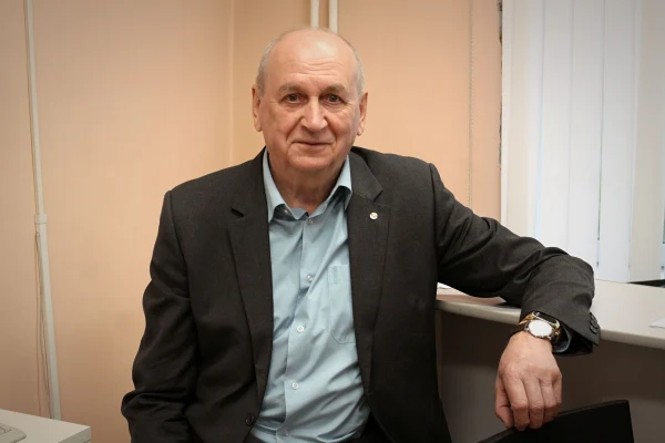 Владимир Миллер подарил библиотеке собственное собрание сочинений