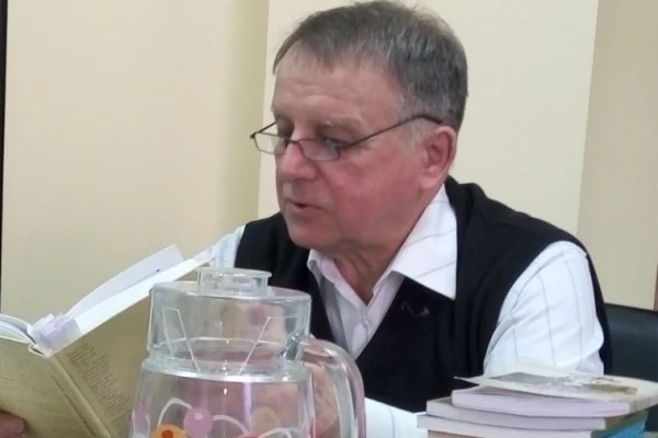 В Новосибирске работает «Агентство чтецов и лектрисс»