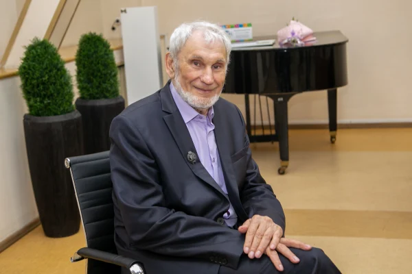 Геннадий Мартович Прашкевич - финалист «АБС-премии»