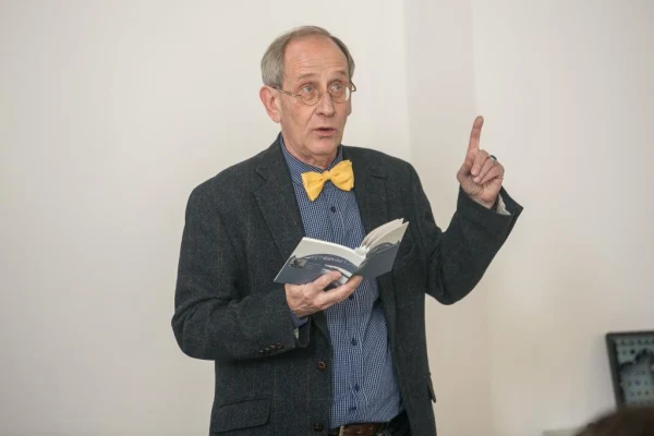 Белое пятно: литературные будни