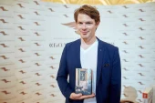 В книге Григория Служителя читатель увидит мир глазами кота