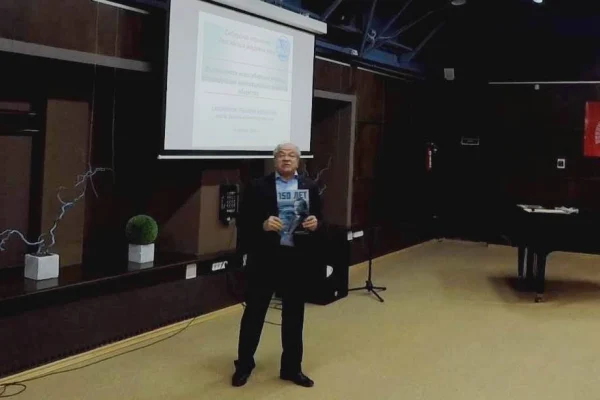 Геннадий Сапожников открыл программу Городского дня науки