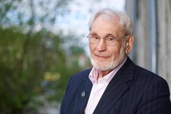 Долгожданная встреча читателей с писателем-юбиляром