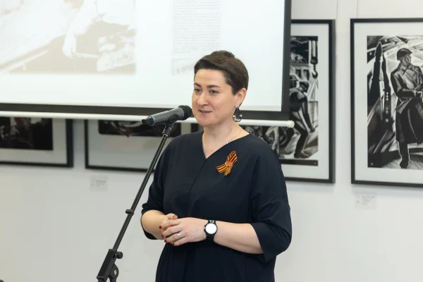 В НГОНБ открылась выставка линогравюр к 100-летию Вениамина Чебанова