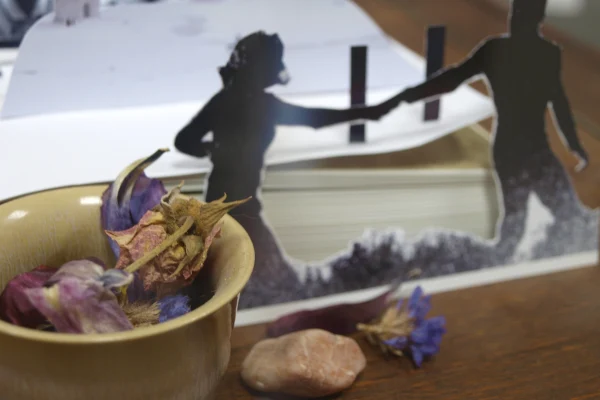 Выставка-инсталляция «ЧитаеМЫй мир»