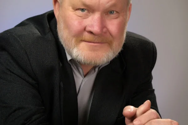 Встретиться с классиком и уйти с книгой!