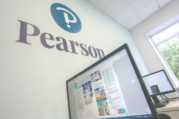 Уникальный лингвистический ресурсный центр Pearson Learning Studio открывается в библиотеке