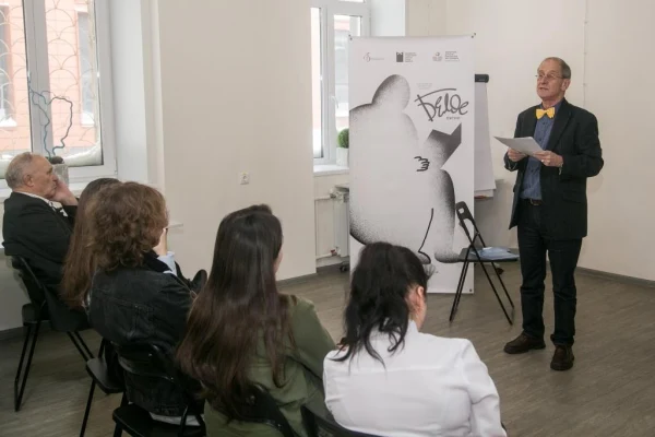 Белое пятно: литературные будни