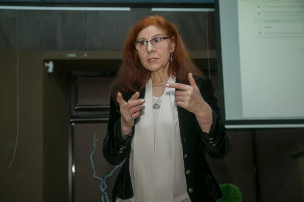 Белое пятно: литературные будни