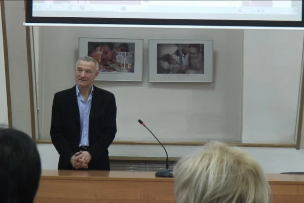 Творческий вечер В. Н. Леонова "Хоть капельку верить"