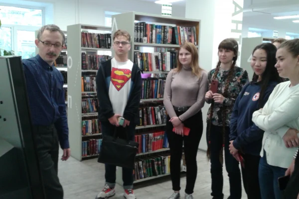 Студенты НГУЭУ познакомились с фондами библиотеки