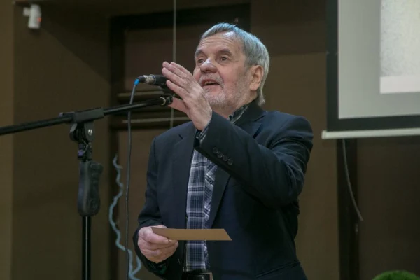 Белое пятно: литературные будни