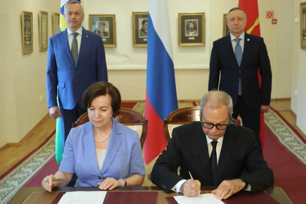 Подписано соглашение о сотрудничестве между РНБ и НГОНБ