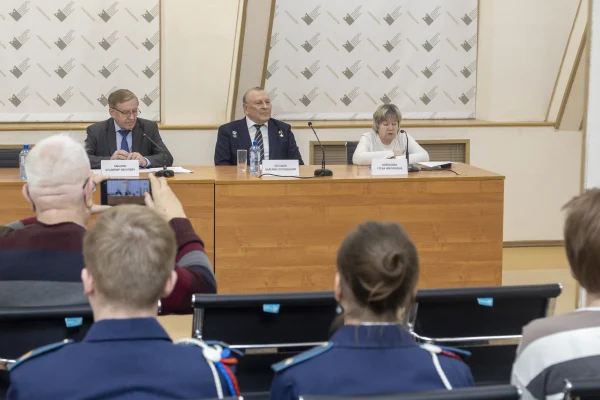 Телемост «Перекличка поколений» объединил новосибирцев в память о героях Великой Отечественной войны