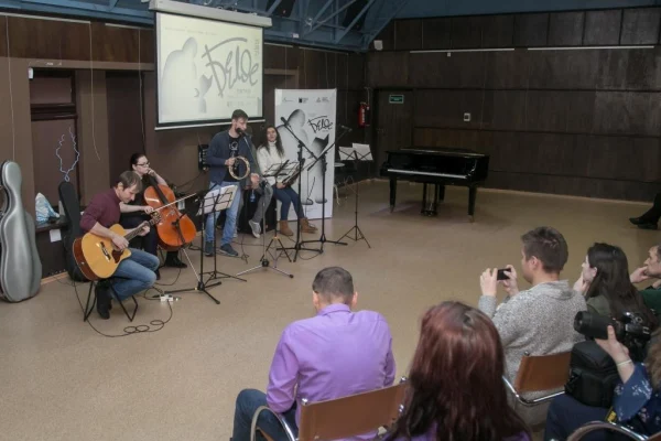 Белое пятно: литературные будни