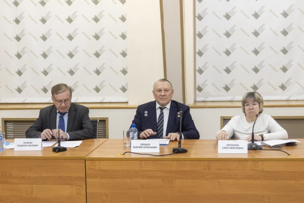 Телемост «Перекличка поколений» объединил новосибирцев в память о героях Великой Отечественной войны