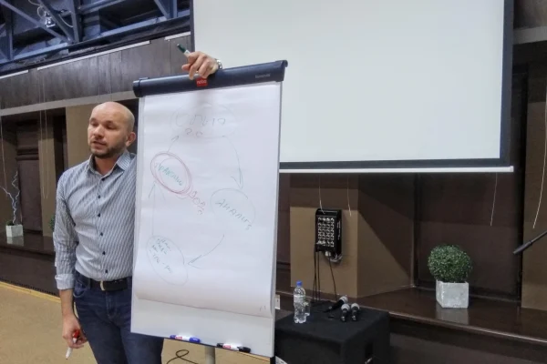 Максим Груничев провёл трёхчасовой интенсив по ораторскому мастерству