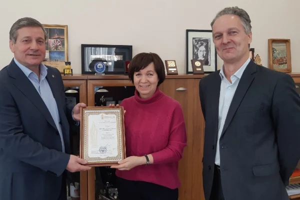 Наша библиотека – лауреат национальной литературной премии «Золотое перо Руси»