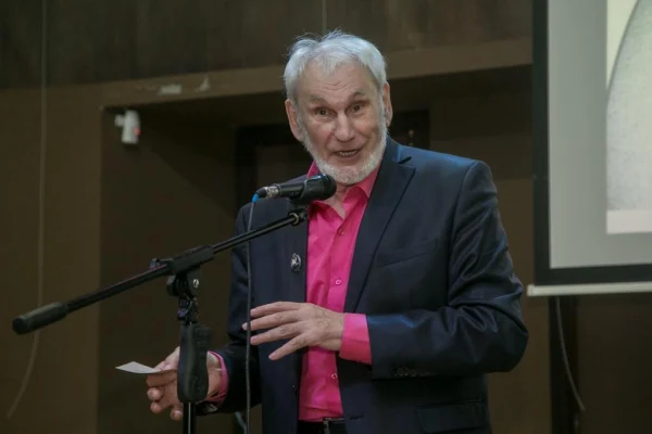 Белое пятно: литературные будни