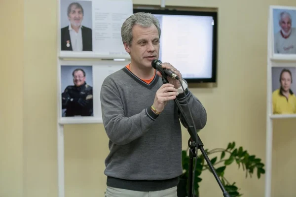 «Поэту по портрету» 