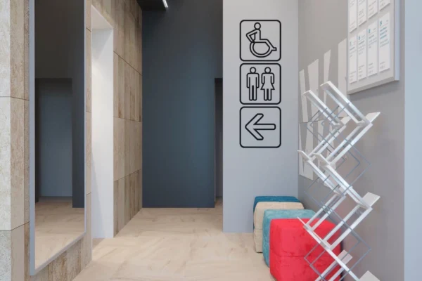 В фойе 1 этажа идут ремонтные работы