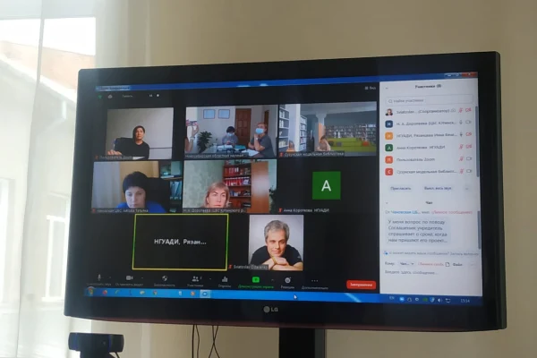 Дизайн-проекты Чановской центральной библиотеки и  детских библиотек Купинского и Сузунского районов прошли публичную презентацию.
