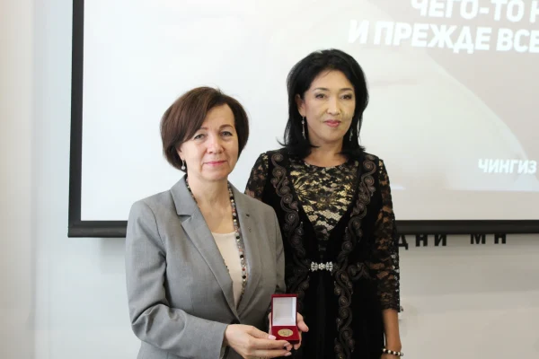 В Новосибирске открыли «Мир Айтматова»