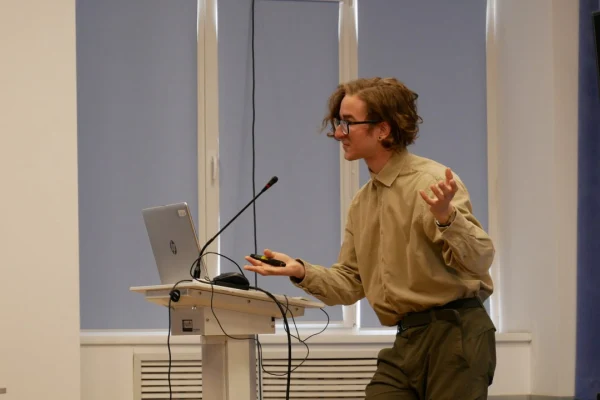 Как познакомиться с настоящим учёным? Прийти на его лекцию в Областную научную библиотеку!