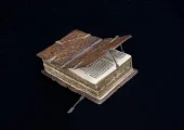 Уникальная книга 16 века, читать которую можно шестью способами