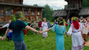 «Здесь поле переходит в поле…»: фотовыставка ко Дню единения народов Беларуси и России